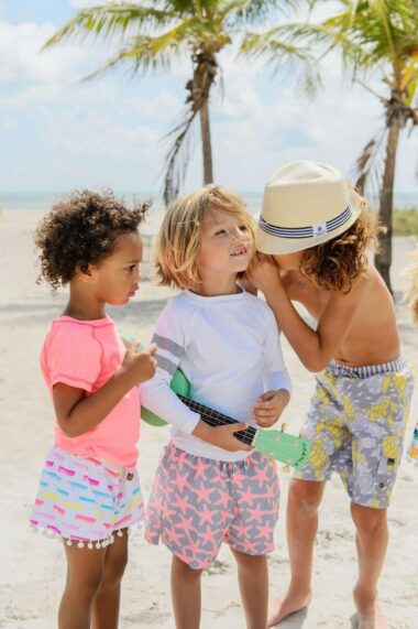 koszulka plażowa uv dla dziecka, koszulka przeciwsłoneczna uv dla chłopca